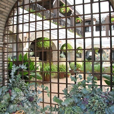 Suites La Posada De Pilar กอร์โดบา ภายนอก รูปภาพ