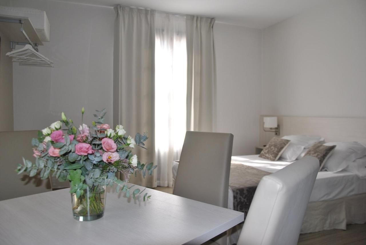 Suites La Posada De Pilar กอร์โดบา ภายนอก รูปภาพ