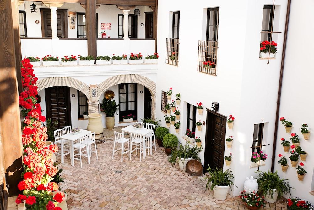 Suites La Posada De Pilar กอร์โดบา ภายนอก รูปภาพ
